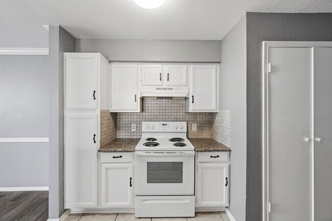 Building Photo - 14550 Fonmeadow Dr