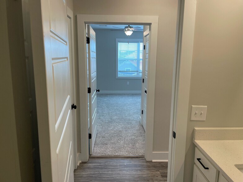 Building Photo - 395 S Crow Creek Dr NW
