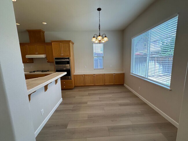 Building Photo - 5592 Plumbridge Way