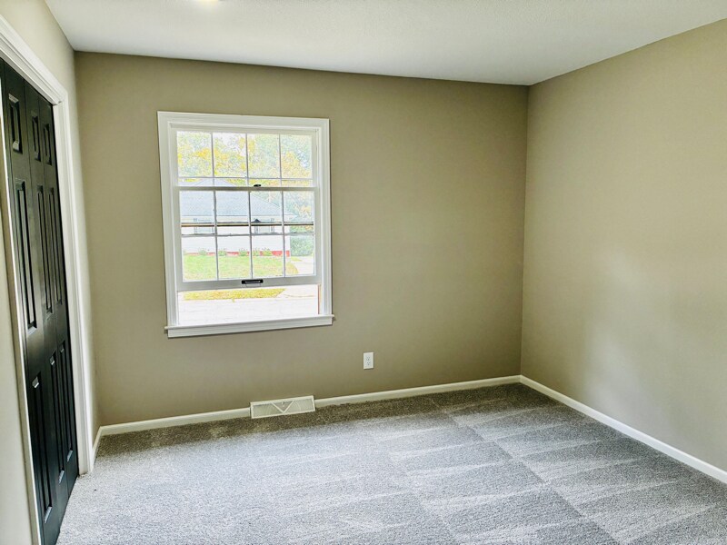 Building Photo - 6724 N Garfield Ave