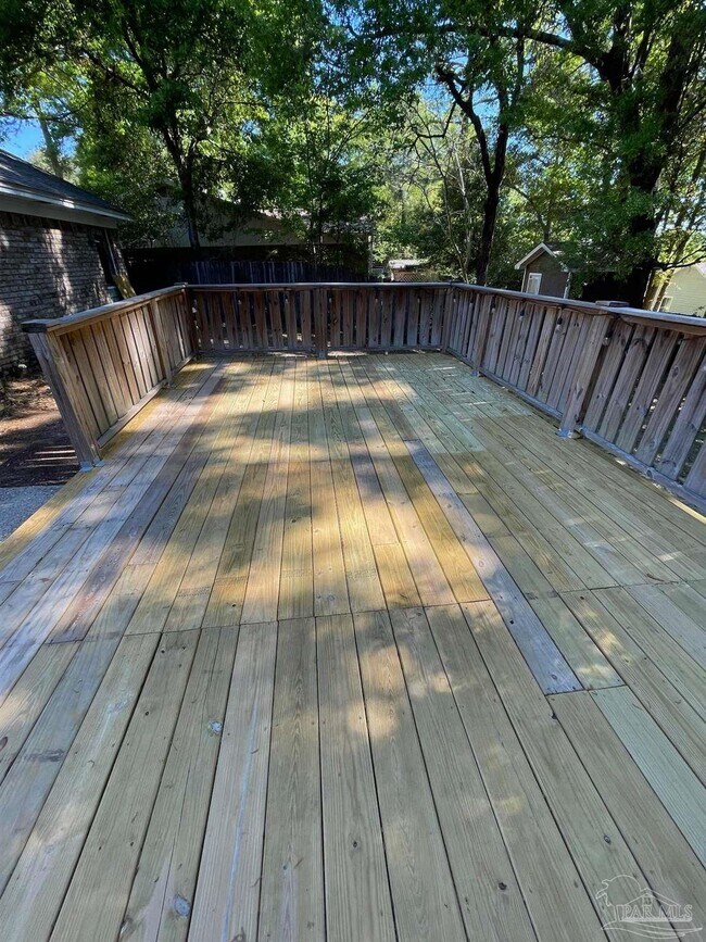 Building Photo - 4615 Gladstone Dr