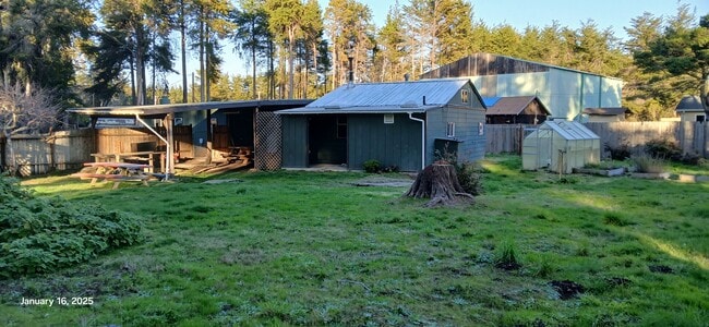 Building Photo - 19064 Benson Ln