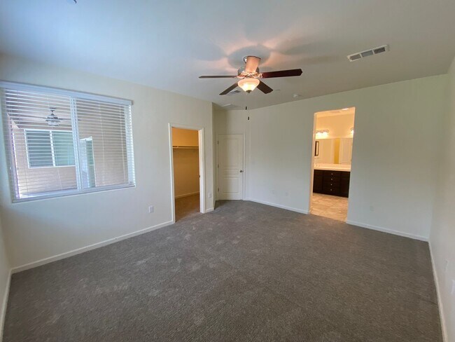 Building Photo - Tulare home coming soon!
