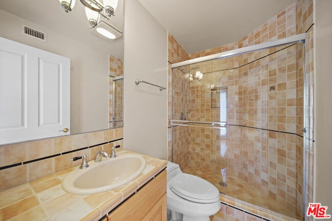 Building Photo - 248 S Swall Dr