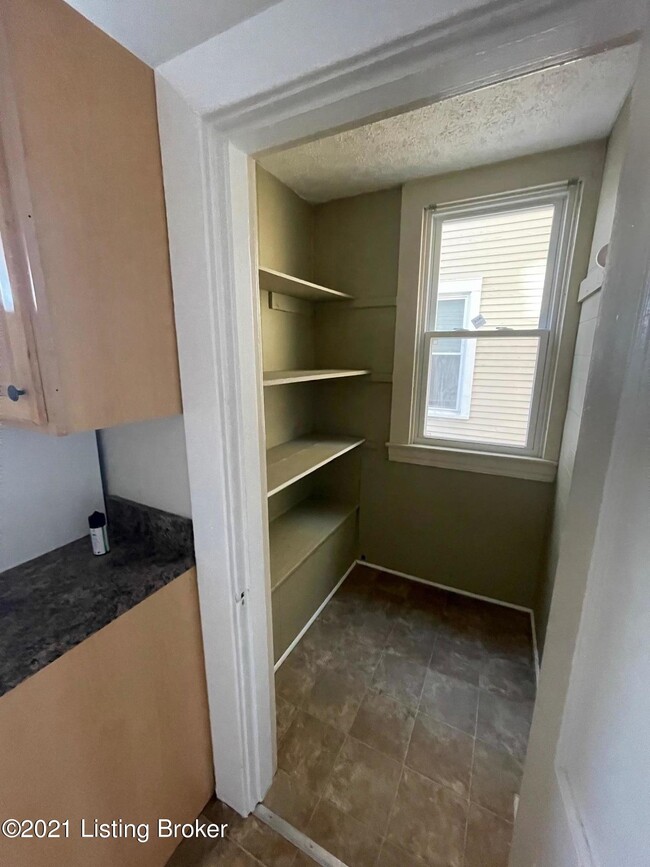 Building Photo - 123 N Keats Ave