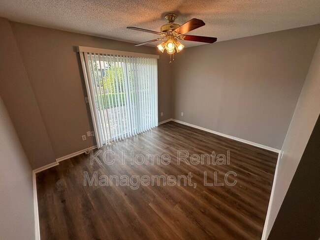 Building Photo - 433 Lee Dr