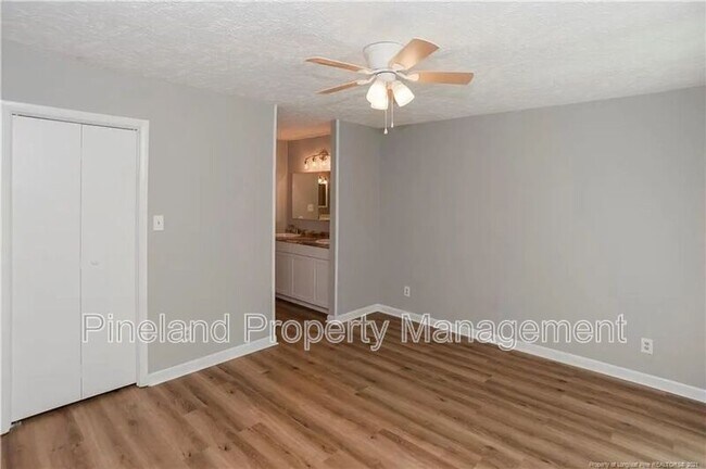 Building Photo - 2012 Lakemeadow Dr