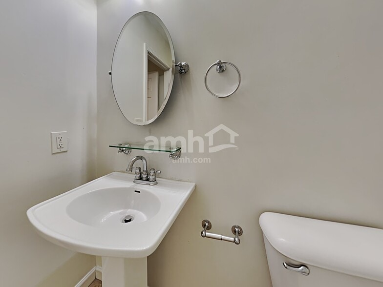 Building Photo - 3604 McPhail Dr NW