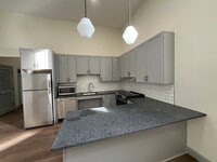 Building Photo - 160 Seabury St