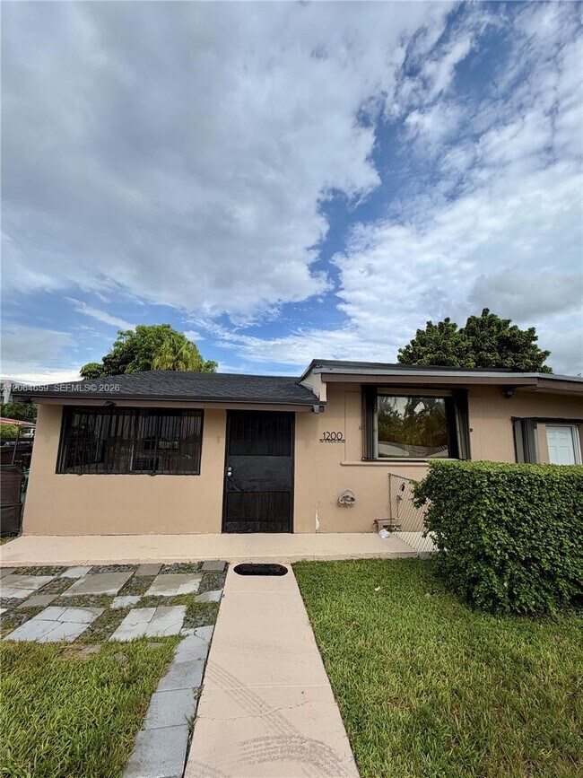 Building Photo - 1200 NW 37th Ave