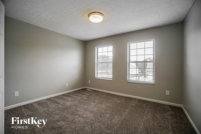 Building Photo - 5947 Heritage Farms Dr