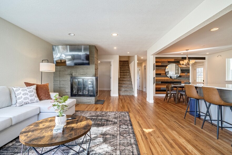 Building Photo - 10490 W Dakota Ave