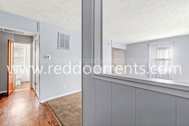 Building Photo - 1449 S Leland Ave