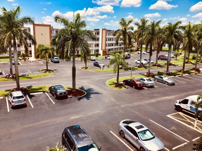 Building Photo - 4008 Cornwall A