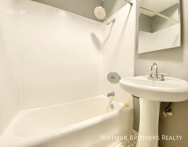 Building Photo - 854 S Oxford Ave