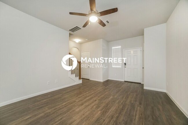 Building Photo - 4 Bedroom Pet-Friendly Home in HUMBLE, TX with Main Street Renewal
