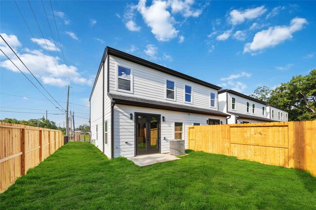 Building Photo - 4125 Shelby Cir