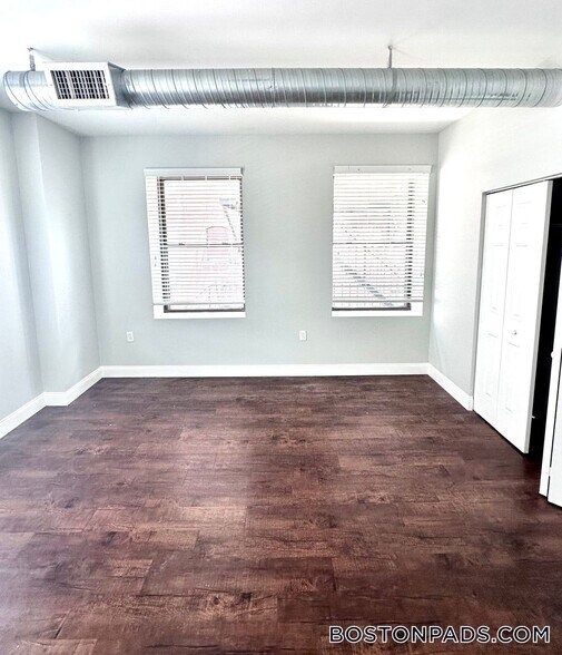 Building Photo - 26 Portland St