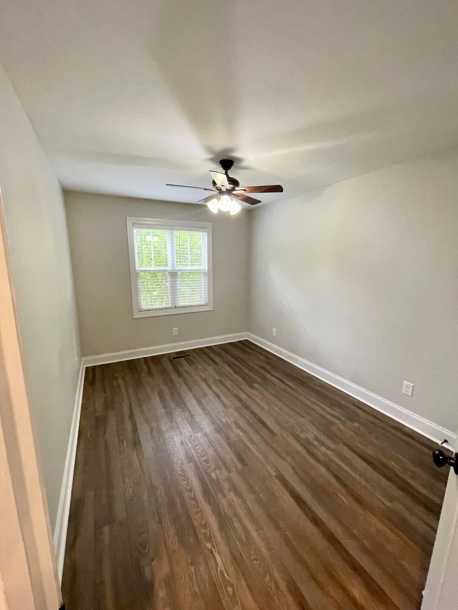 Bedroom 1 - 122 Capital St