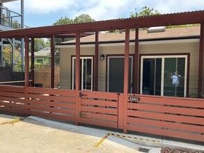 Building Photo - 1 bed, 1 bath - South Mission Hills neighborhood