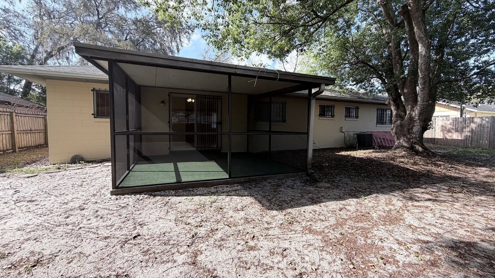 Building Photo - 603 Pheasant Ave