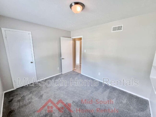 Building Photo - 3243 Boone St