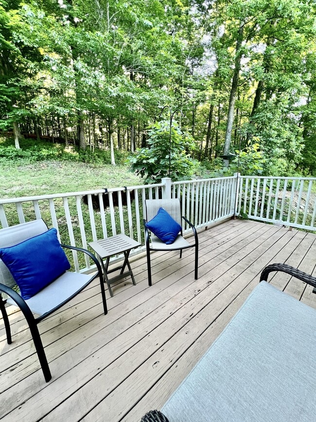 Building Photo - 229 Palisades Dr