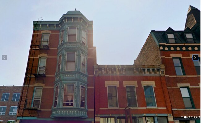 Building Photo - 1823 W North Ave