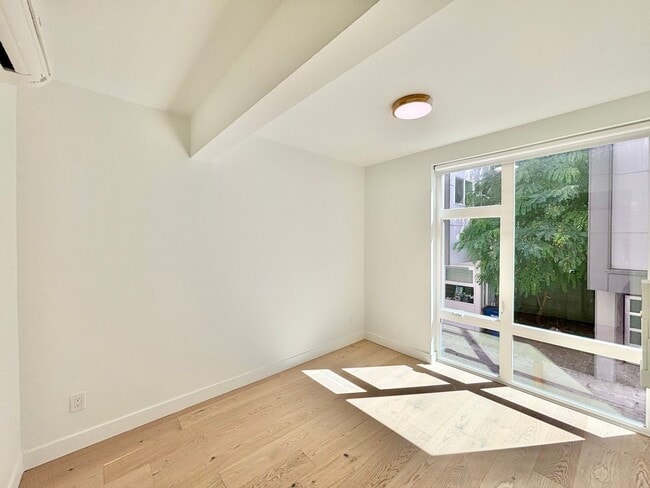 Building Photo - 3816 A 13th Ave W
