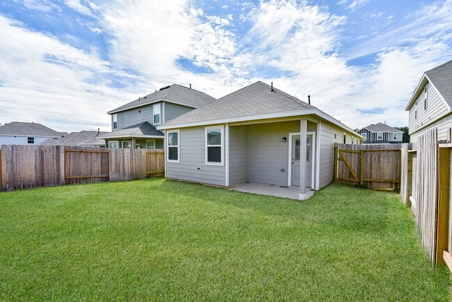 Building Photo - 14042 Chinook Dr