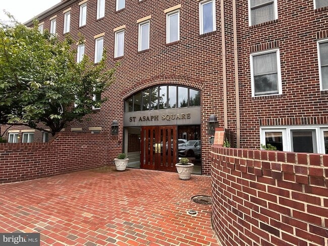 Primary Photo - 801 S Pitt St