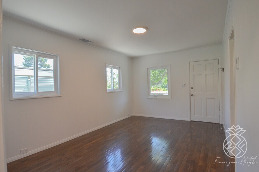 Building Photo - 2657 Piedmont Ave