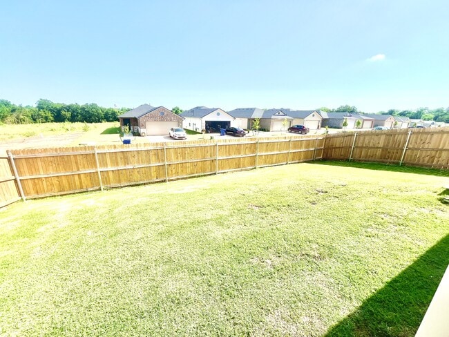 Building Photo - 1208 Clydesdale Dr