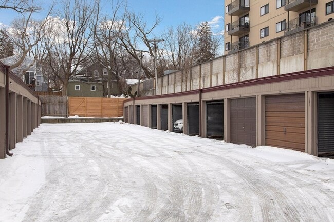 Building Photo - 3136 W Bde Maka Ska Blvd