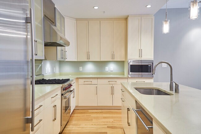 Building Photo - 1610 N Queen St