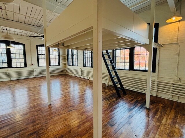 Building Photo - 595 Mineral Spring Ave