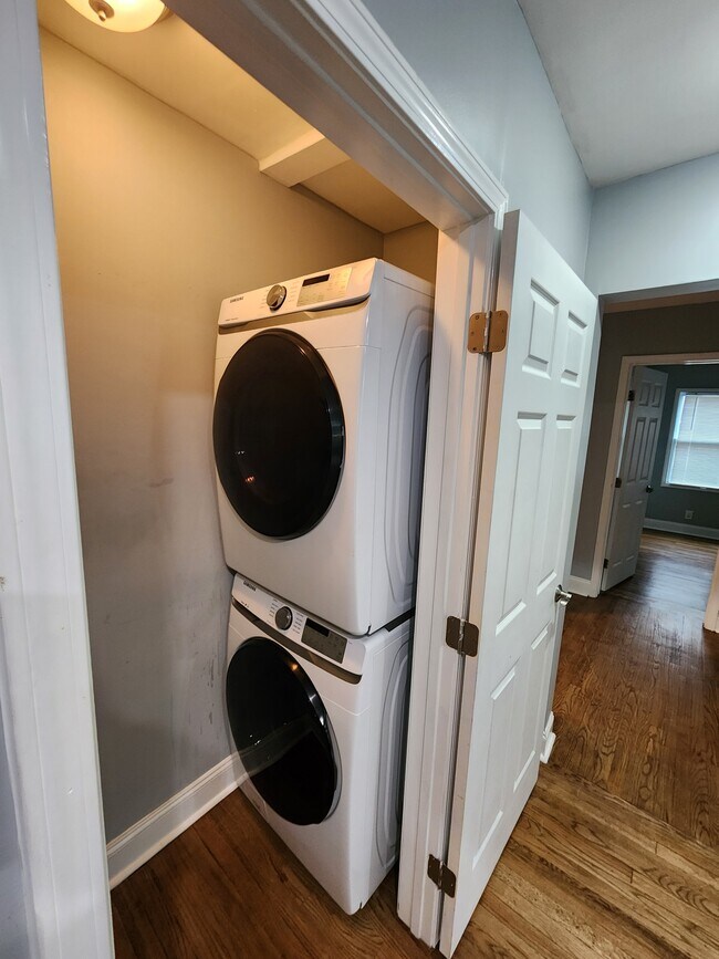 Washer/Dryer - 1377 Avon Ave SW