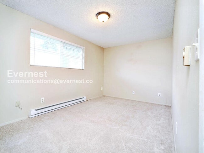 Building Photo - 301 E 2nd St