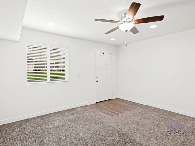 Building Photo - Modern 3BR Apt with Attached Garage & Stunning Mountain Views – Vineyard, UT