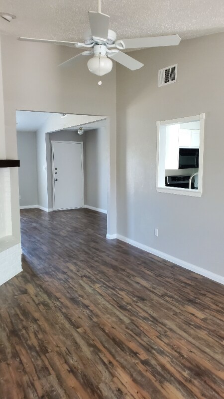 Building Photo - 15 E Mountain Ln