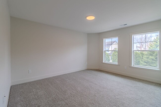 Building Photo - Premier Place and Premier Living!