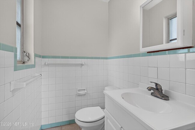 Building Photo - 2618 Arlex Dr E