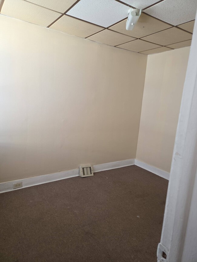 Building Photo - 1603 S Dover St