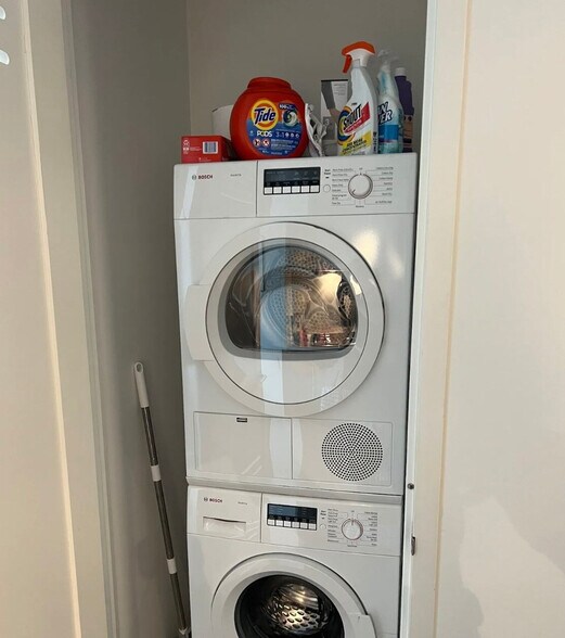 Building Photo - 676 Amsterdam Ave