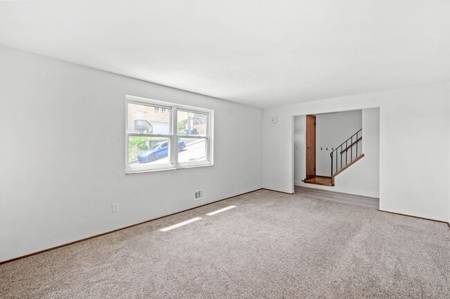 Building Photo - AVAILABLE JULY 1ST! UPDATED 3-bedroom!!