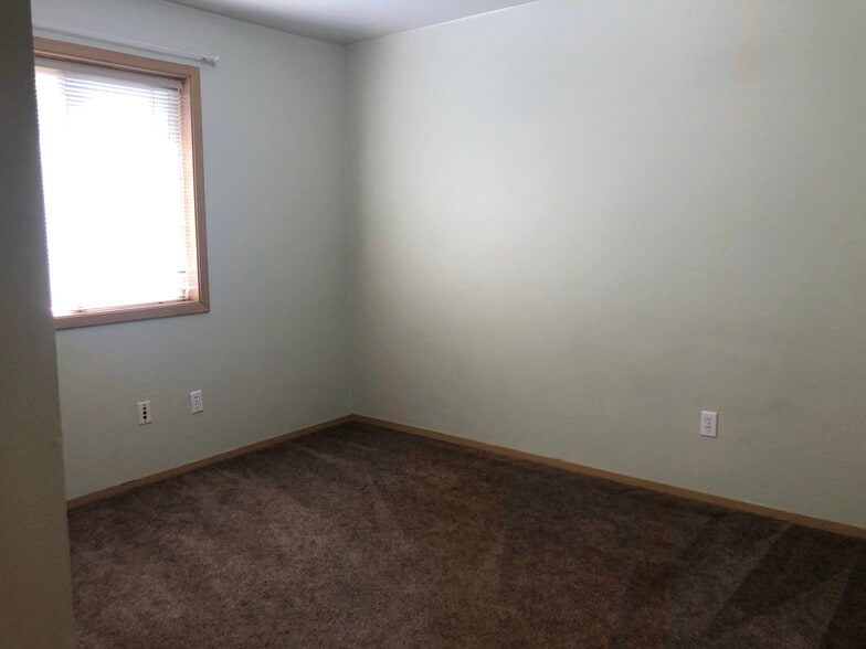 Building Photo - 247 NW Clay Ct