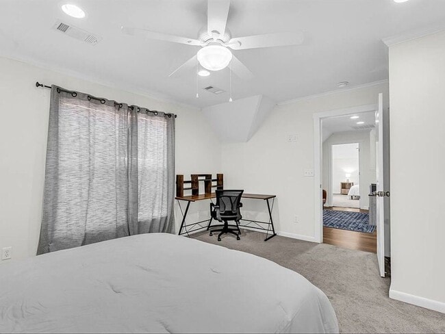 Building Photo - Fully Furnished 5-Bedroom Home Near MSU | En-Suite Baths + All Utilities Included