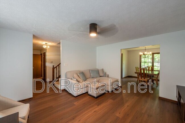 Building Photo - 3787 Etna Dr