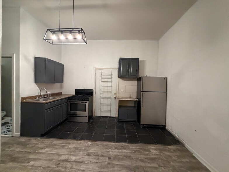 Building Photo - 6602 Gramercy St