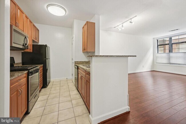 Building Photo - 1111 25th St NW